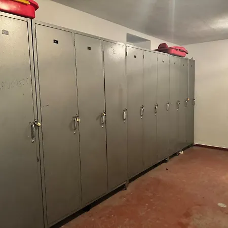 The Queen In The Snow * Courmayeur