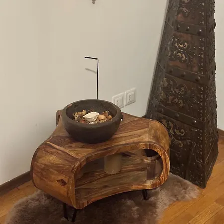 The Queen In The Snow * Courmayeur