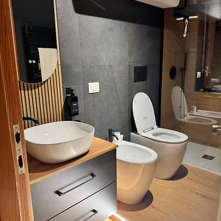 The Queen In The Snow * Courmayeur