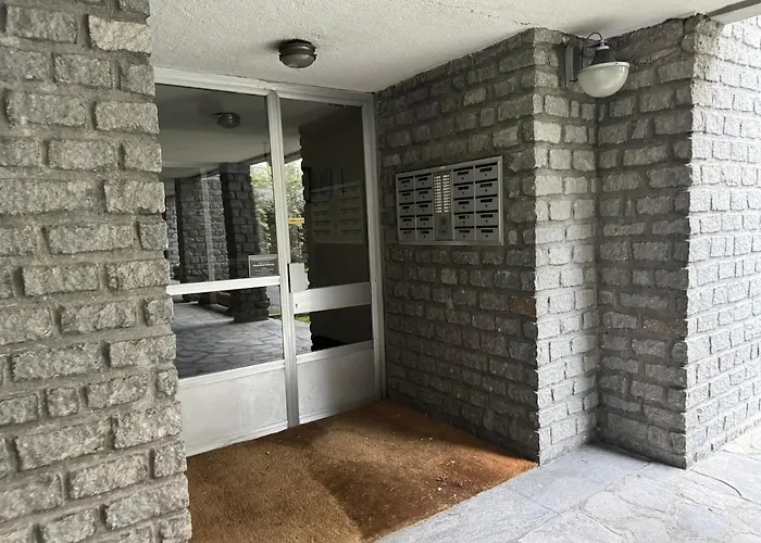 The Queen In The Snow * Courmayeur