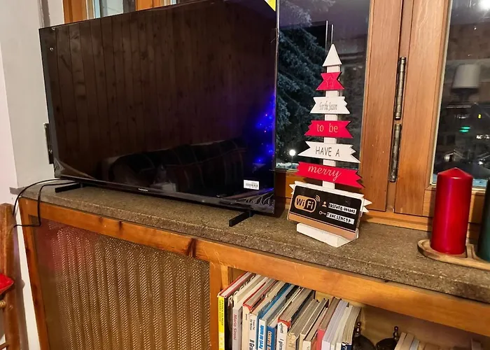 The Queen In The Snow * Courmayeur