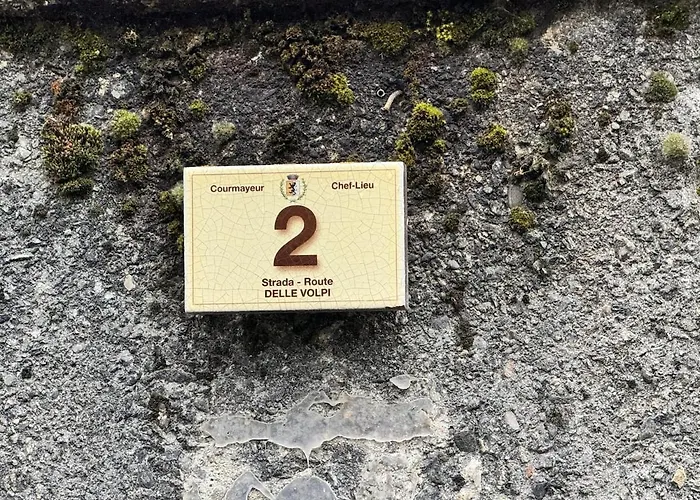 The Queen In The Snow Courmayeur