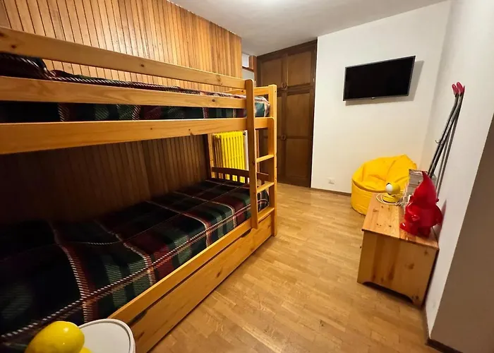 The Queen In The Snow Apartment *